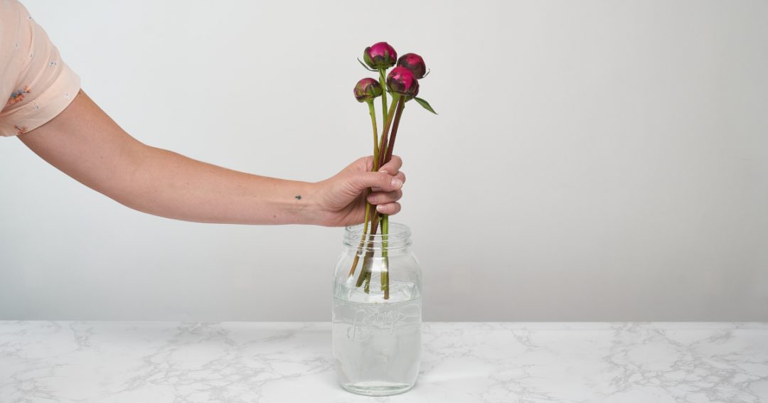 How To Arrange Flowers In A Vase