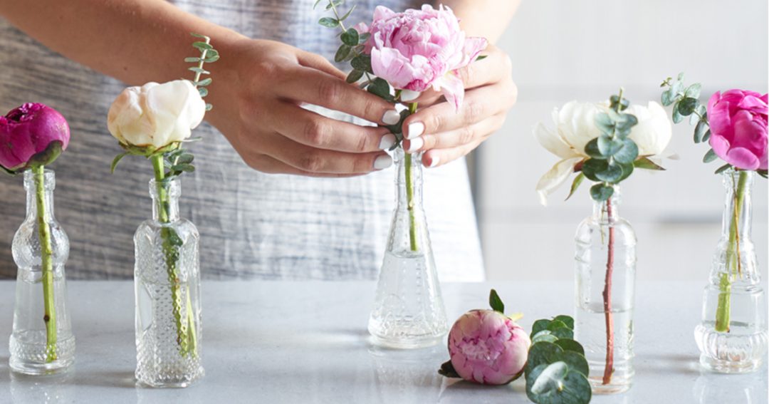 How to Arrange Peonies in a Vase